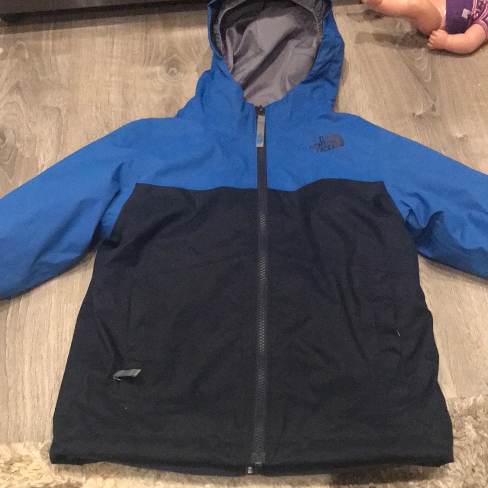 Boys size xs, size 6 north face jacket